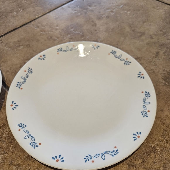 Corelle 'Subtle Blue' Dinner Plates - Set of 4 10" Plates Dinnerware - Picture 6 of 11